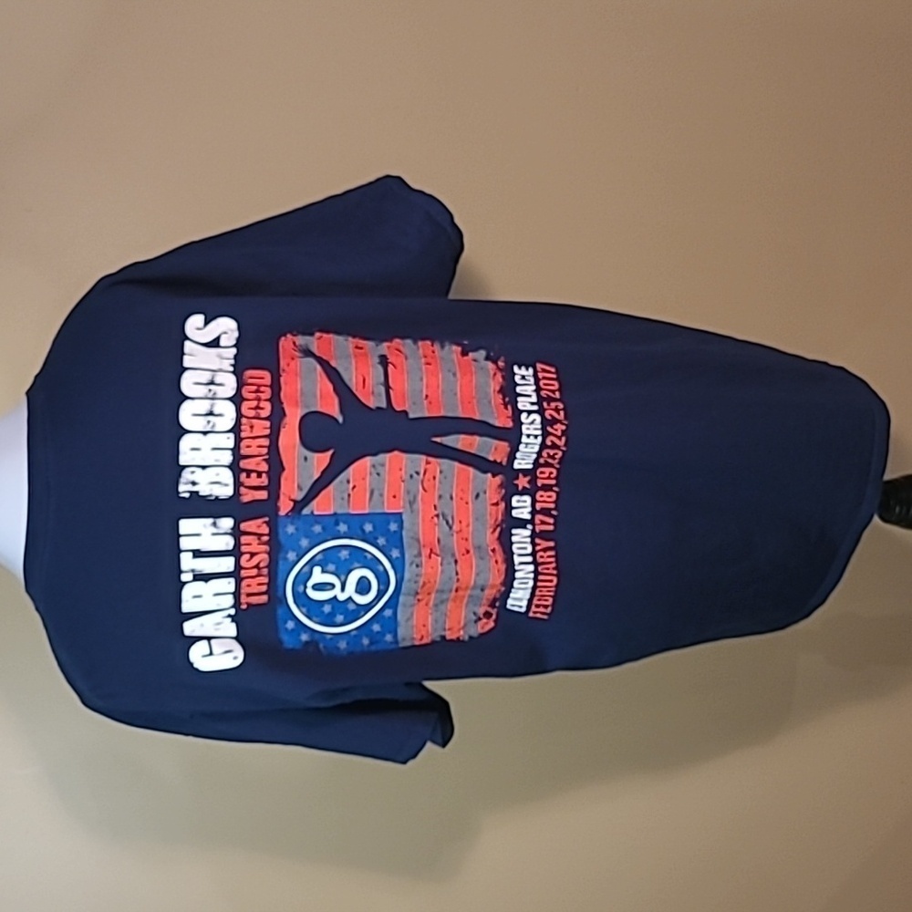 GARTH BROOKS & TRISHA YEARWOOD Edmonton, Alberta February 2017 Concert T-shirt